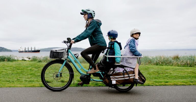 Tips for Family Cargo Biking GettyImages 1395791732