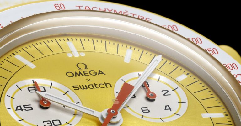 OMEGA MoonSwatch Dial Close Gear