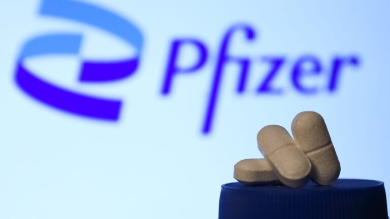 107341902 1701439925715 gettyimages 1232570628 porzycki pfizerph210427 npgJv